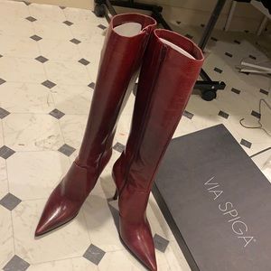 Boots brand new, size 8